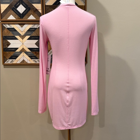 ALO Yoga Ribbed Sea Coast Long Sleeve Dress in Sweet Pink size Small NWT - Picture 7 of 9